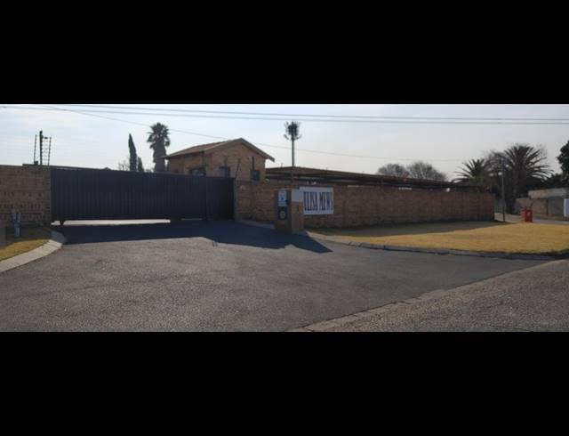 3 BEDROOM FREEHOLD FOR SALE IN TULISA PARK